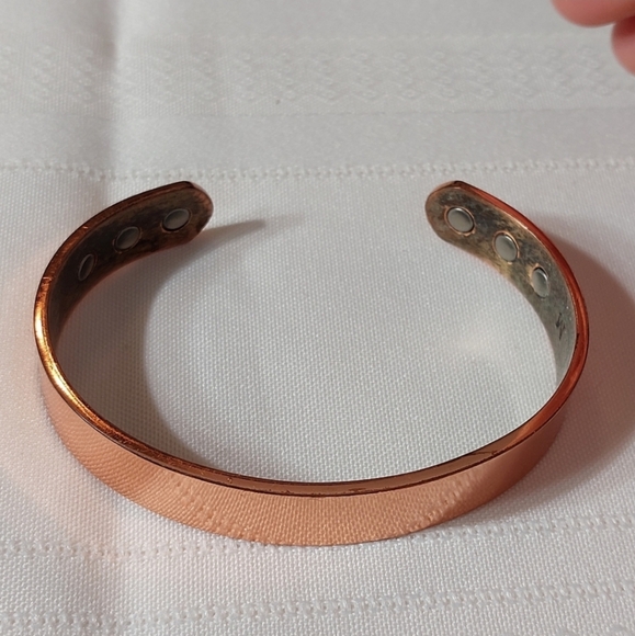 Minimalist Copper Tone Cuff Bracelet Size M - Picture 1 of 9